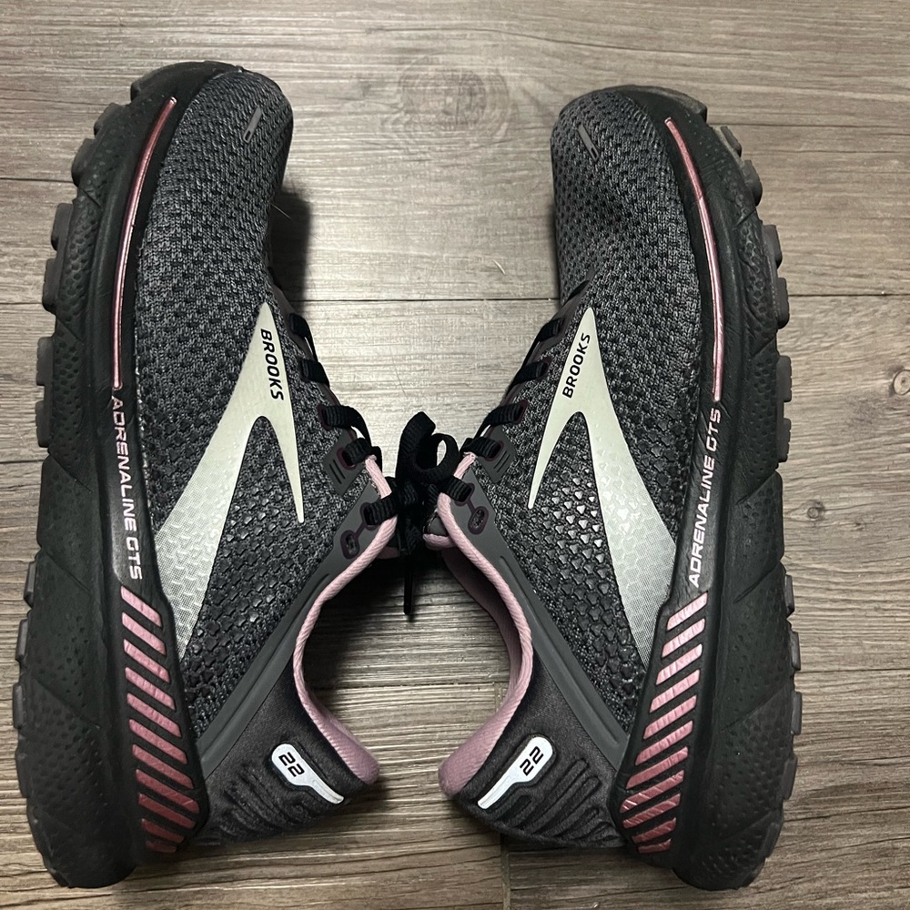 Brooks Women's Adrenaline GTS Running Shoes - Black and Purple/pink